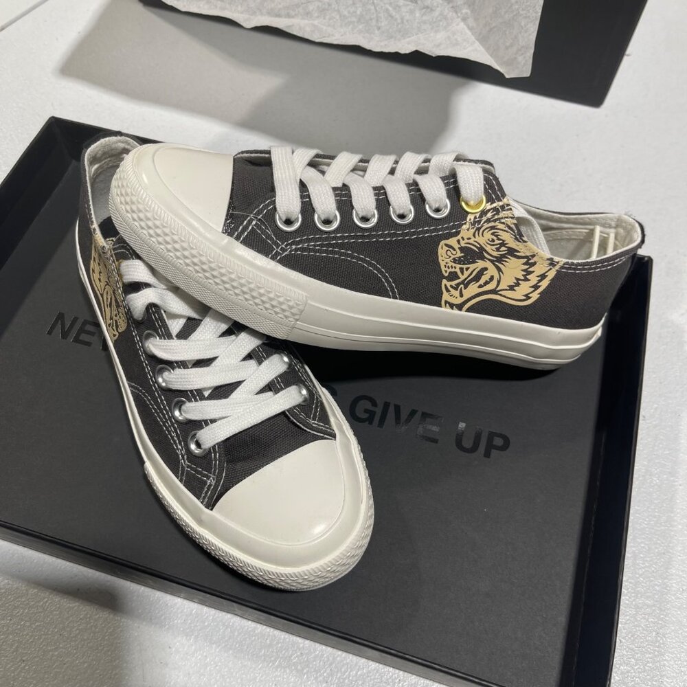 NEW DARC SPORT WOLF LOW TOP SHOES SZ M5/W7